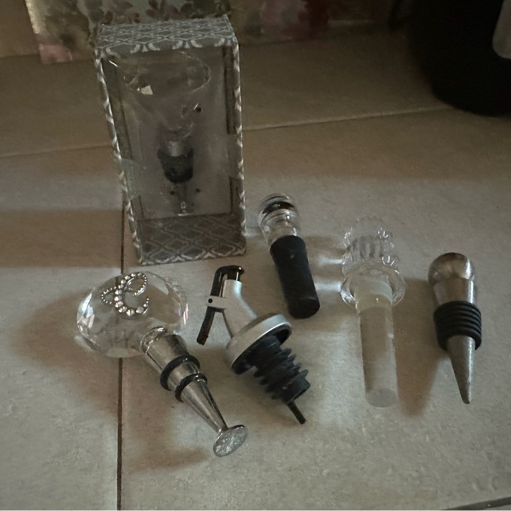 Crystal and Silver Wine Bottle Stopper Set - Clear